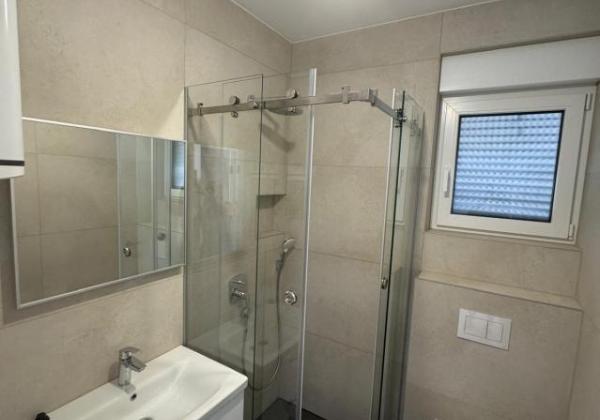 Chorvátsko - Novostavba apartmánu len 180m od mora a vyhľadávanej pláže Prezida