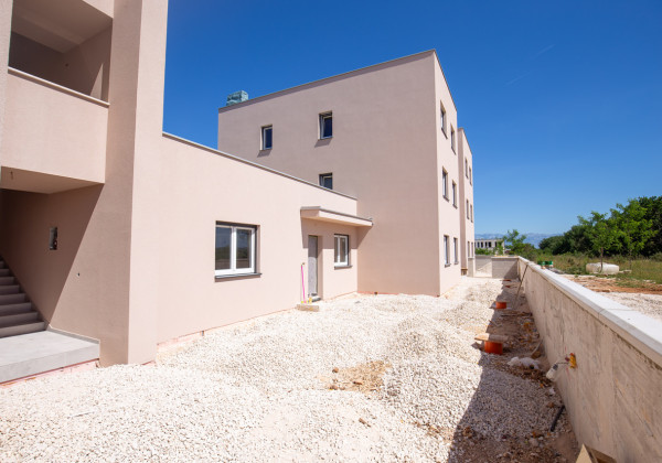 Chorvátsko- Novostavba apartmánov v Zatone