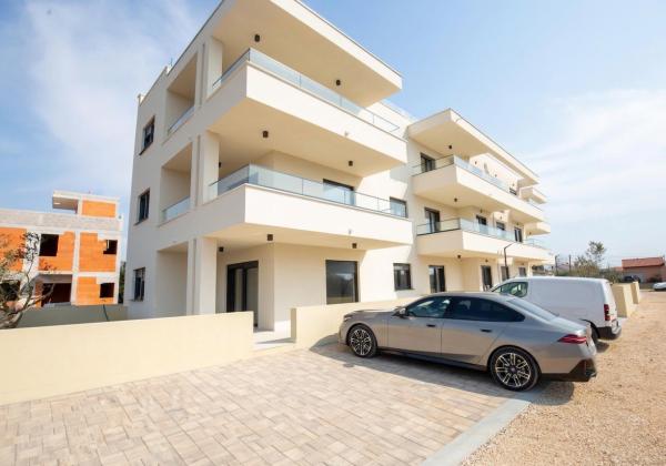 Novostavba apartmánu len 150m od mora, 77 m2, výhľad na more ,Chorvátsko- Privlaka