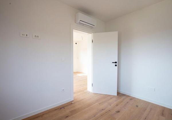 Novostavba apartmánu len 150m od mora, 77 m2, výhľad na more ,Chorvátsko- Privlaka