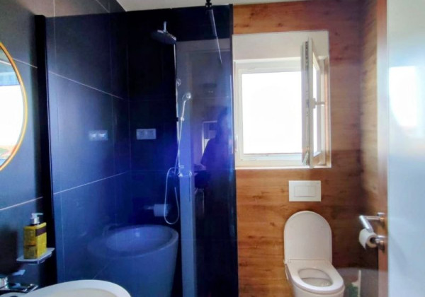 CHORVÁTSKO, OSTROV VIR  NA PREDAJ ŠTÝLOVÝ APARTMÁN S VÝHĽADOM NA MORE