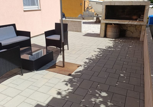 Chorvátsko -ostrov Vir - Na predaj útulný kompletne zariadený apartmán
