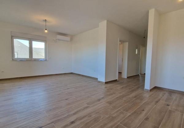 Chorvátsko: Novostavba apartmánu len 100m od mora s výhľadom na more