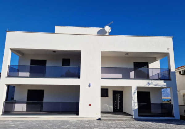 Chorvátsko: Novostavba apartmánu len 100m od mora s výhľadom na more