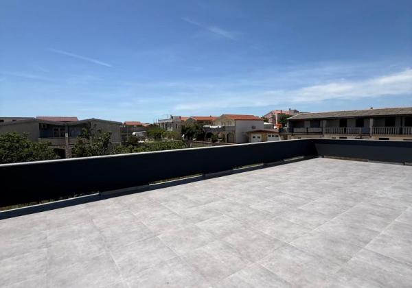 Chorvátsko - Apartmán 3x spálňa s garážou len 80m od mora