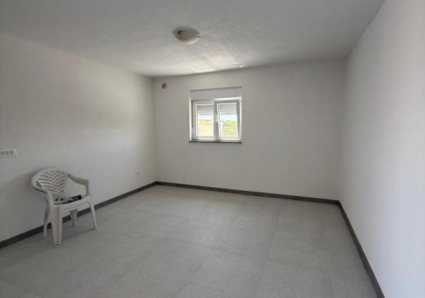 Chorvátsko - Apartmán 3x spálňa s garážou len 80m od mora