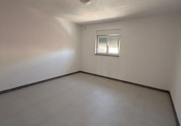 Chorvátsko - Apartmán 3x spálňa s garážou len 80m od mora