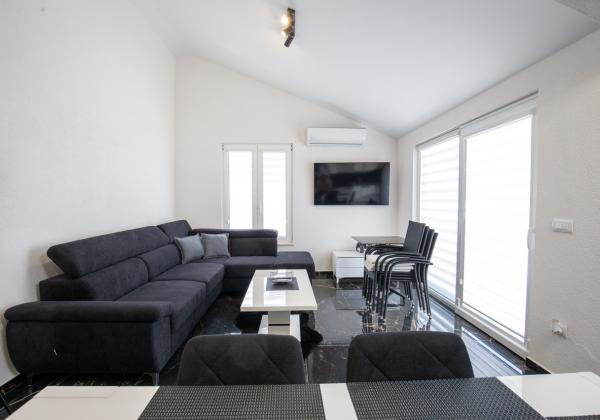 Chorvátsko - Apartmán len 50m od mora v najlepšej lokalite Zaton s výhľadom na more