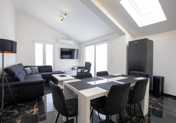 Chorvátsko - Apartmán len 50m od mora v najlepšej lokalite Zaton s výhľadom na more