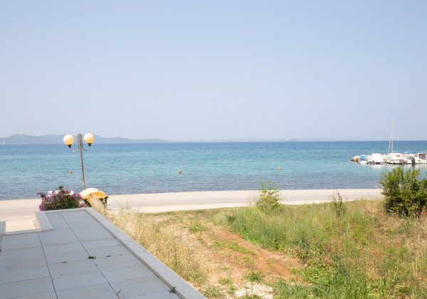 Chorvátsko - Luxusný Apartmán pri Mori so Záhradou a Garážou – Zadar, Diklo