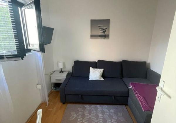 Chorvátsko- Apartmán so záhradou len 300m od mora