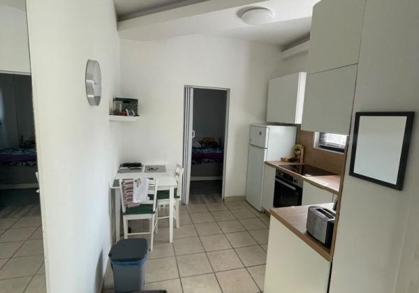 Chorvátsko- Apartmán so záhradou len 300m od mora