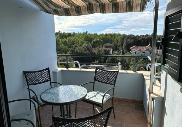 Chorvátsko, Zaton - Na predaj zariadený apartmán s výhľadom na more!
