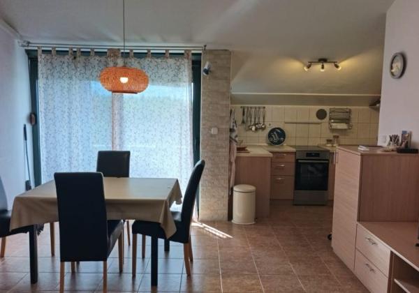 Chorvátsko, Zaton - Na predaj zariadený apartmán s výhľadom na more!
