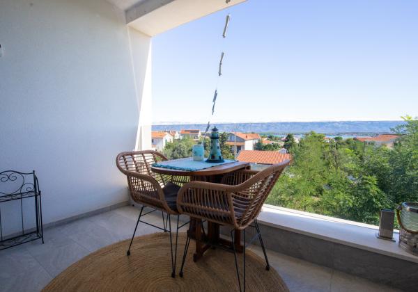 Chorvátsko - PENTHOUSE 72 m² S VEĽKOU STREŠNOU TERASOU A PANORAMATICKÝM VÝHĽADOM NA MORE
