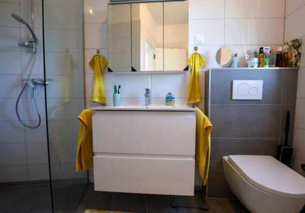 Chorvátsko - PENTHOUSE 72 m² S VEĽKOU STREŠNOU TERASOU A PANORAMATICKÝM VÝHĽADOM NA MORE