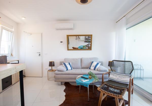 Chorvátsko - PENTHOUSE 72 m² S VEĽKOU STREŠNOU TERASOU A PANORAMATICKÝM VÝHĽADOM NA MORE