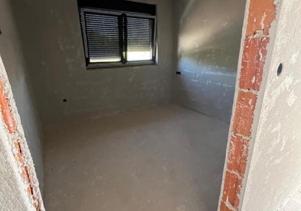 Chorvátsko - Novostavba apartmánu v centre ostrova Vir s výhľadom na more
