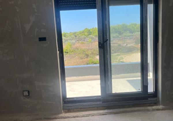 Chorvátsko - Novostavba apartmánu v centre ostrova Vir s výhľadom na more