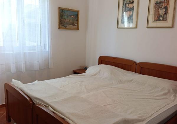 Chorvátsko- Apartmán so záhradou len 450m od mora