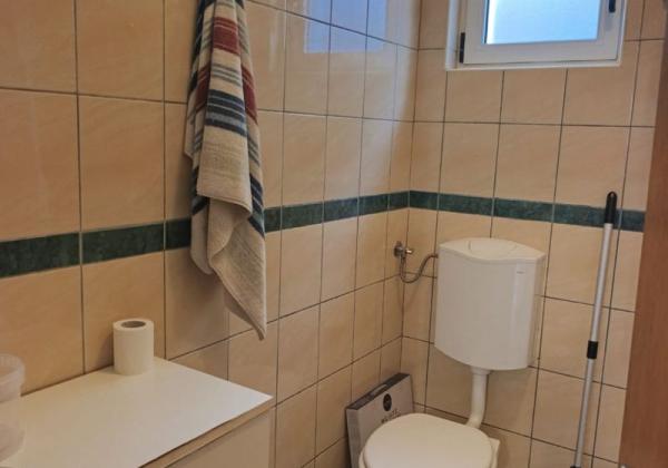Chorvátsko- Apartmán so záhradou len 450m od mora