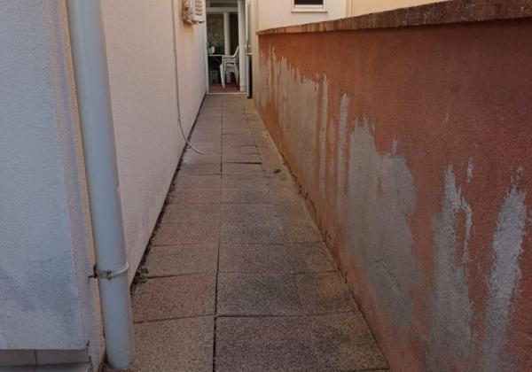 Chorvátsko- Apartmán so záhradou len 450m od mora