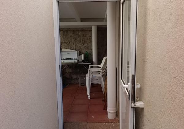 Chorvátsko- Apartmán so záhradou len 450m od mora