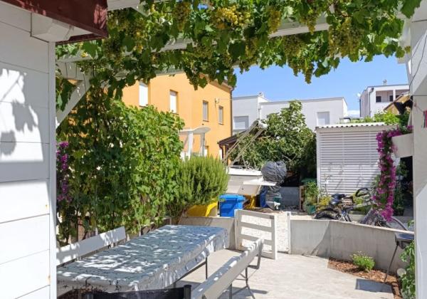 Chorvátsko- Apartmán so záhradou blízko mora