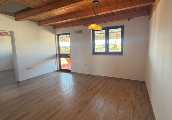 Chorvátsko - Apartmán 82m2  len 80m od pláže