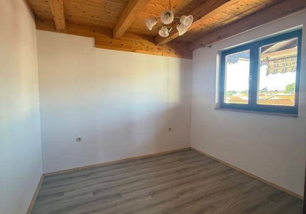 Chorvátsko - Apartmán 82m2  len 80m od pláže
