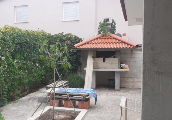 Chorvátsko - Dom iba 200m od mora s dvorom 300 m2