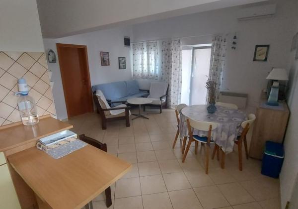 Chorvátsko - Dom iba 200m od mora s dvorom 300 m2