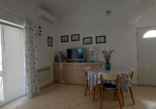 Chorvátsko - Dom iba 200m od mora s dvorom 300 m2