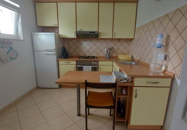 Chorvátsko - Dom iba 200m od mora s dvorom 300 m2