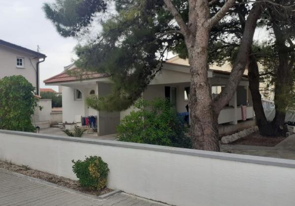 Chorvátsko - Dom iba 200m od mora s dvorom 300 m2