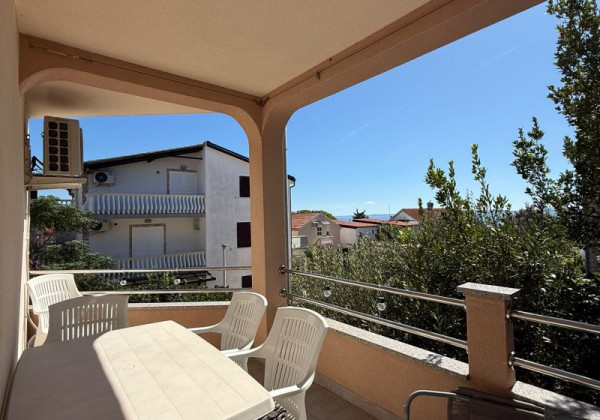 Chorvátsko, ostrov Vir - Na predaj zariadený apartmán s výhľadom na more!