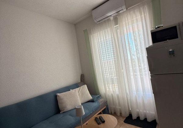 Chorvátsko, ostrov Vir - Na predaj zariadený apartmán s výhľadom na more!