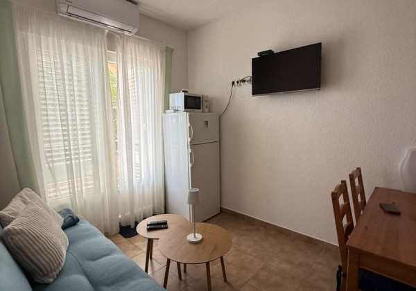 Chorvátsko, ostrov Vir - Na predaj zariadený apartmán s výhľadom na more!