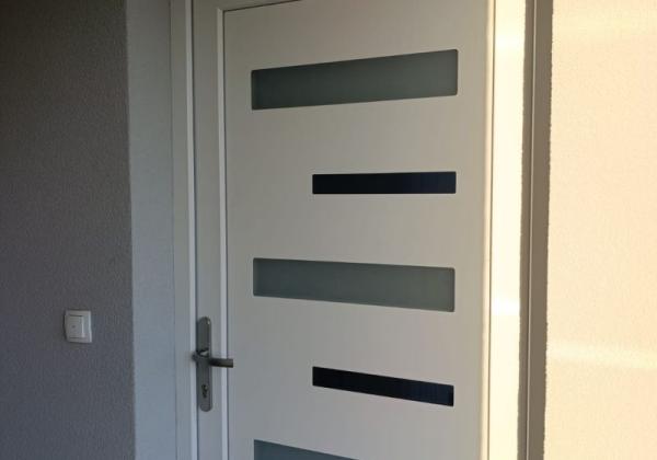 Chorvátsko - Novostavba apartmánu v tichej lokalite blízko lesa v Nin - Zaton