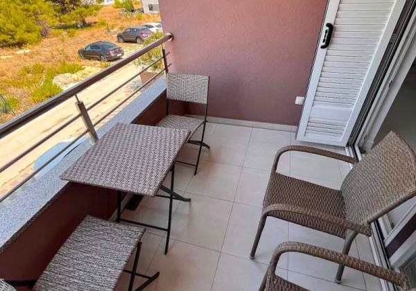 Chorvátsko, ostrov Vir - Na predaj 3 izbový apartmán s výhľadom na more!
