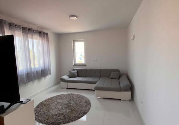 Chorvátsko, ostrov Vir - Na predaj 3 izbový apartmán s výhľadom na more!