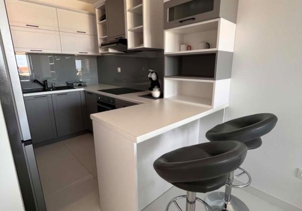 Chorvátsko, ostrov Vir - Na predaj 3 izbový apartmán s výhľadom na more!