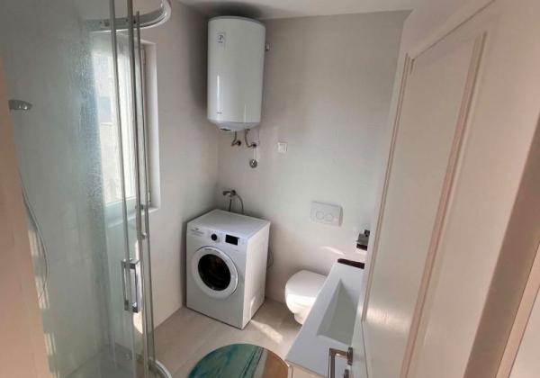 Chorvátsko, ostrov Vir - Na predaj 3 izbový apartmán s výhľadom na more!