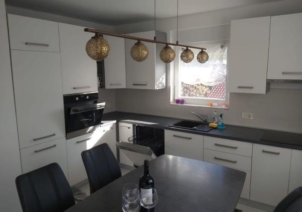 Chorvátsko, ostrov Vir - Na predaj penthouse so strešnou terasou !