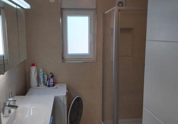 Chorvátsko, ostrov Vir - Na predaj penthouse so strešnou terasou !