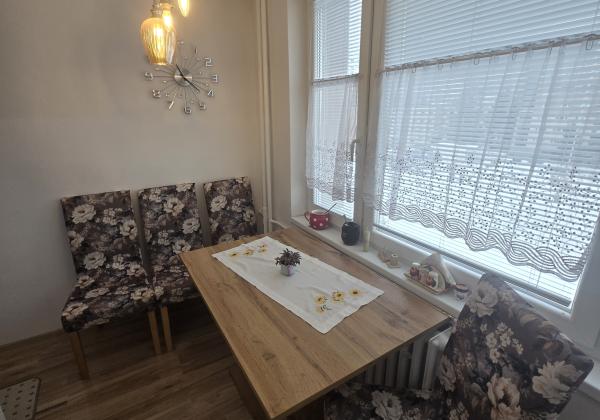 Exkluzívny 3-izbový byt s južnou loggiou v srdci Brezna