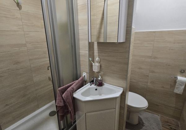 Prenájom - 1 izbový byt v centre Brezna, ČSA