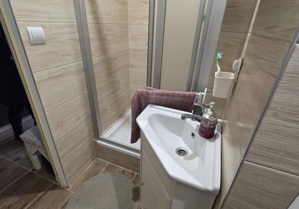 Prenájom - 1 izbový byt v centre Brezna, ČSA