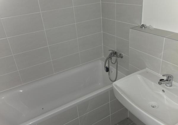 SLNEČNÝ 3-IZBOVÝ BYT V NOVOSTAVBE S PRÉMIOVOU KUCHYŇOU A PARKOVANÍM