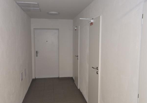 SLNEČNÝ 3-IZBOVÝ BYT V NOVOSTAVBE S PRÉMIOVOU KUCHYŇOU A PARKOVANÍM